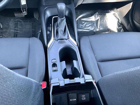 Used 2024 Toyota Corolla LE image 30