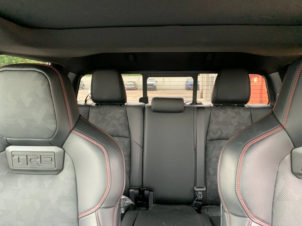Used 2025 Toyota Tacoma TRD Pro AWD/4WD image 37