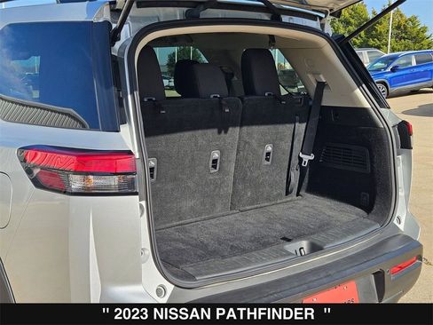 Used 2023 Nissan Pathfinder SV image 36