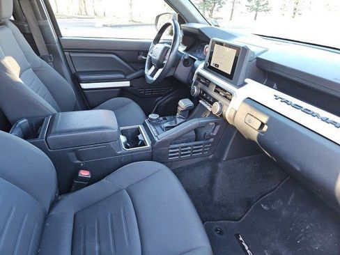 Used 2024 Toyota Tacoma TRD Off-Road image 11