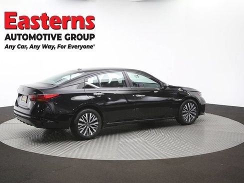 Used 2024 Nissan Altima 2.5 SV FWD image 42
