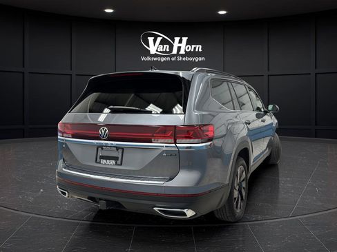 Used 2024 Volkswagen Atlas SE w/ Panoramic Sunroof Package AWD/4WD image 7