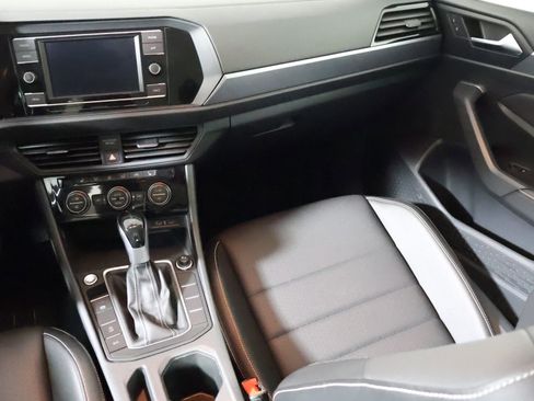 Used 2024 Volkswagen Jetta SE image 30