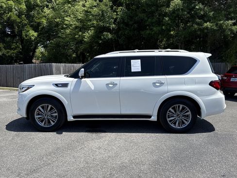 Used 2022 INFINITI QX80 Luxe w/ Cargo Package AWD/4WD image 2