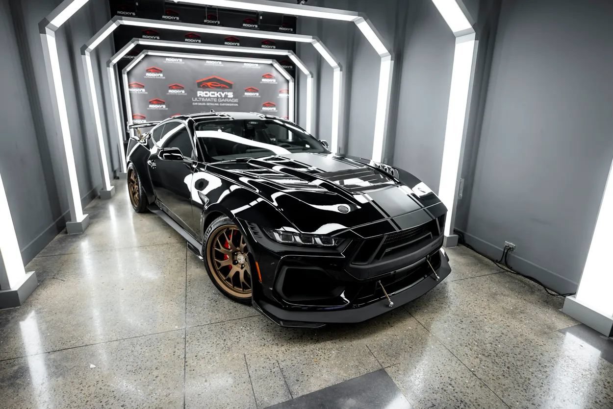 Used 2025 Ford Mustang GT Premium w/ GT Performance Package RWD image 3