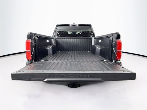Certified 2025 Toyota Tacoma TRD Sport AWD/4WD image 33