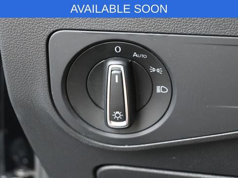 Used 2019 Volkswagen Tiguan SE AWD/4WD image 14