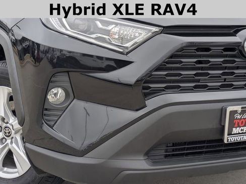 Used 2021 Toyota RAV4 XLE image 3