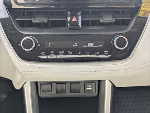 Used 2022 Toyota Corolla Cross L image 31