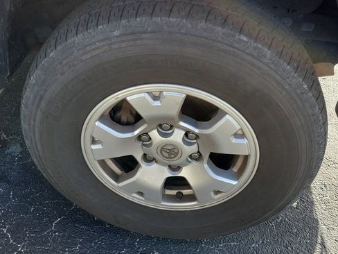 Used 2013 Toyota Tacoma PreRunner w/ SR5 Pkg image 8