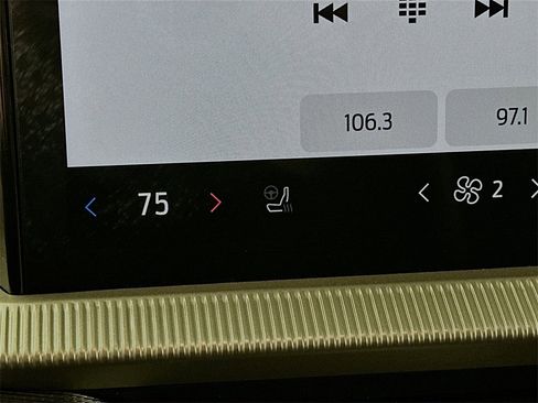 Used 2025 Ford Explorer ST-Line w/ ST-Line Street Pack image 22