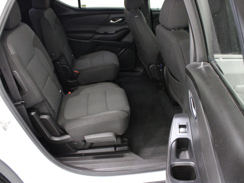 Used 2022 Chevrolet Traverse LT FWD image 37