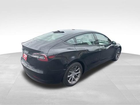 Used 2021 Tesla Model 3 Standard Range Plus RWD image 3