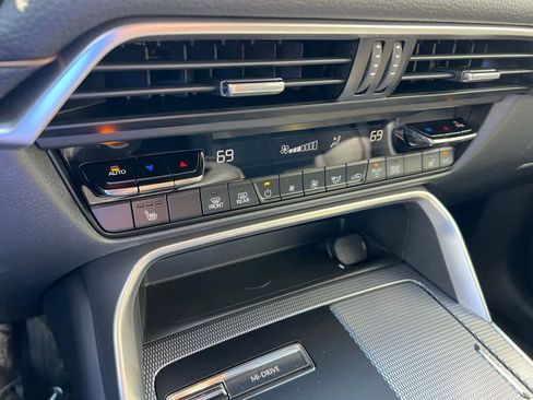 Certified 2025 MAZDA CX-70 3.3 Turbo w/ Premium Package image 31