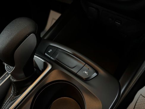 Used 2025 Chevrolet Trax LS image 64