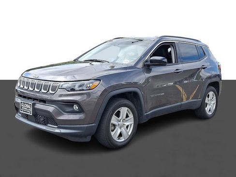 Used 2022 Jeep Compass Latitude w/ Convenience Group AWD/4WD image 3