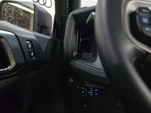 Used 2024 Ford Bronco Black Diamond AWD/4WD image 27