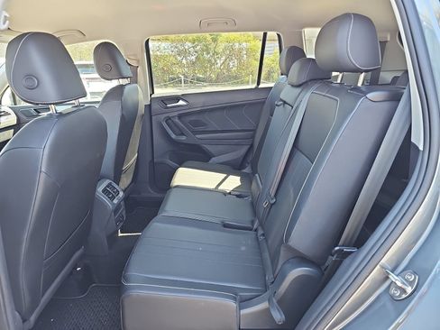 Used 2023 Volkswagen Tiguan SE FWD image 15