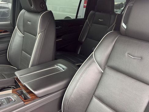 Used 2023 Cadillac Escalade ESV Premium Luxury RWD image 11