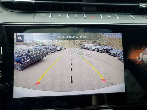 New 2026 Jeep Grand Cherokee Limited w/ Limited Altitude Package AWD/4WD image 32