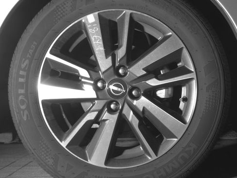 Used 2025 Nissan Versa SV image 13