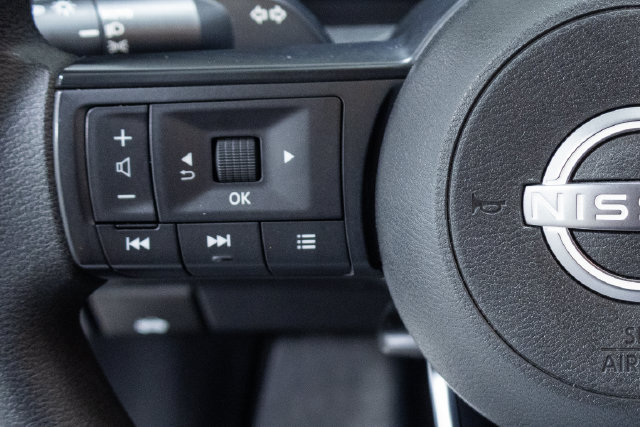 Used 2025 Nissan Kicks S FWD image 14