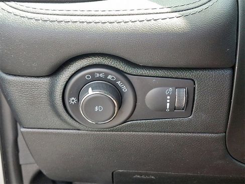 Used 2022 Dodge Durango GT image 25