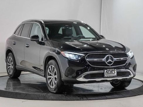 Used 2025 Mercedes-Benz GLC 300 4MATIC image 3