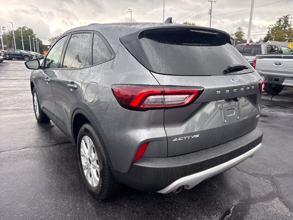 Used 2025 Ford Escape Active AWD/4WD image 10