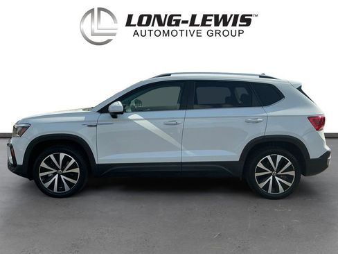Used 2023 Volkswagen Taos SE image 2