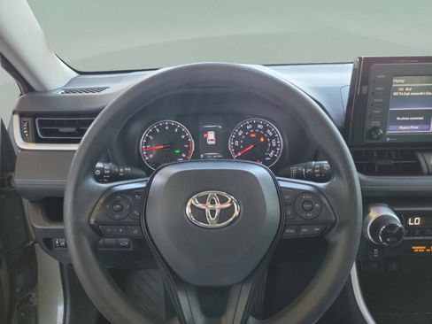 Used 2021 Toyota RAV4 XLE image 19