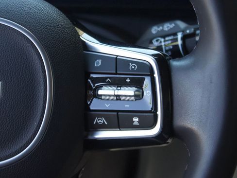 Used 2024 Kia Carnival SX FWD image 18