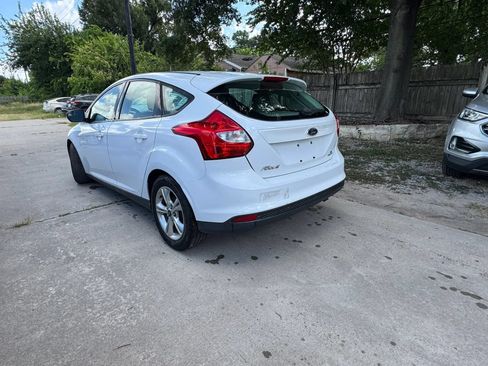 Used 2014 Ford Focus SE w/ SE Winter Package FWD image 8