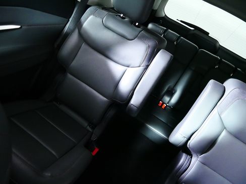 Used 2025 Ford Explorer Active w/ Active Comfort Package AWD/4WD image 12