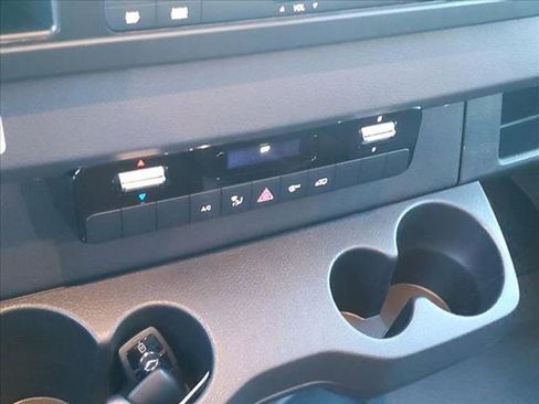 Used 2024 Mercedes-Benz Sprinter 2500 image 24