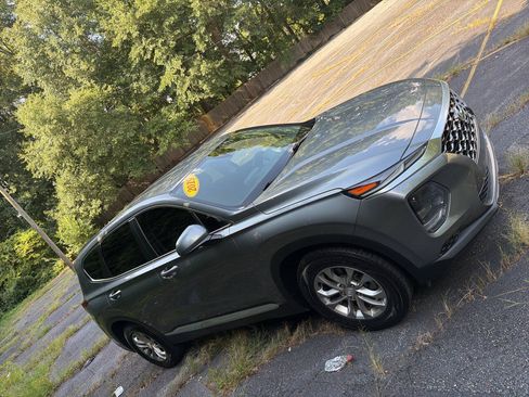 Used 2019 Hyundai Santa Fe SE FWD image 15