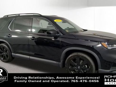 Used 2025 Honda Pilot Black Edition image 2