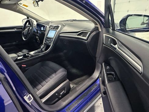 Used 2016 Ford Fusion SE FWD image 24