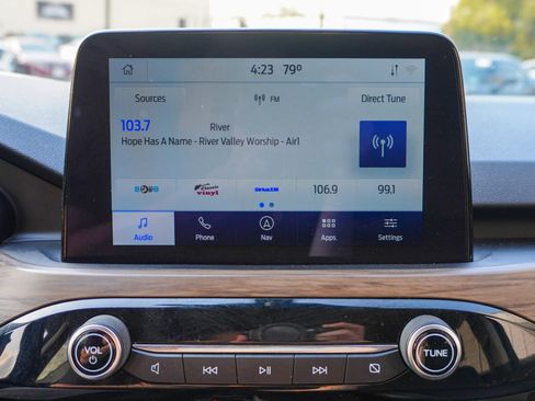 Used 2020 Ford Escape Titanium image 33