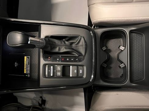 Used 2025 Honda CR-V EX-L image 32
