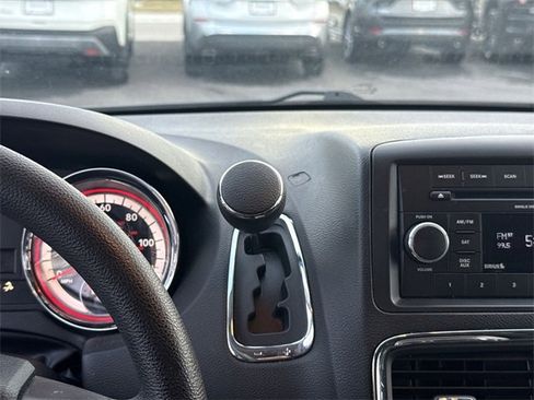 Used 2016 Dodge Grand Caravan SXT image 18