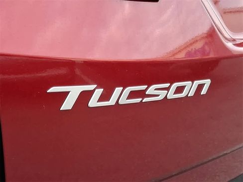 Certified 2025 Hyundai Tucson SE image 27