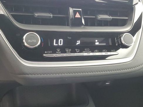 Used 2025 Toyota Corolla SE FWD image 29