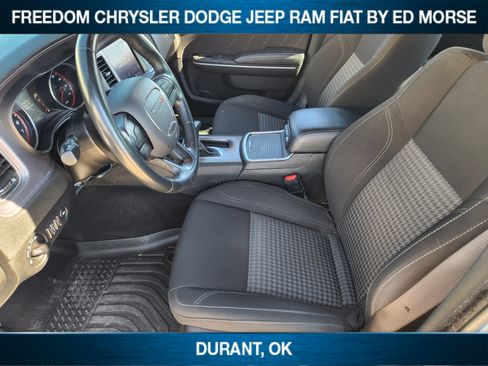 Used 2023 Dodge Charger SXT image 9