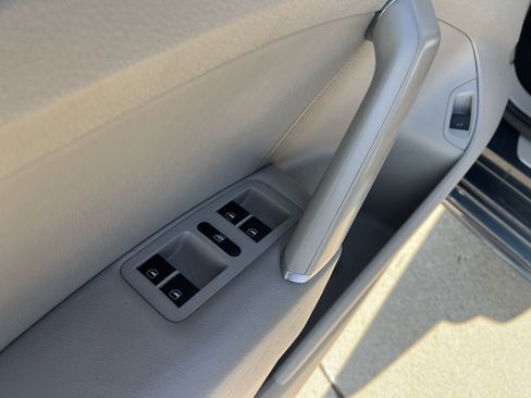 Used 2018 Volkswagen Passat 2.0T R-Line image 14