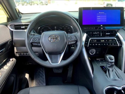 Used 2024 Toyota Venza Limited image 5