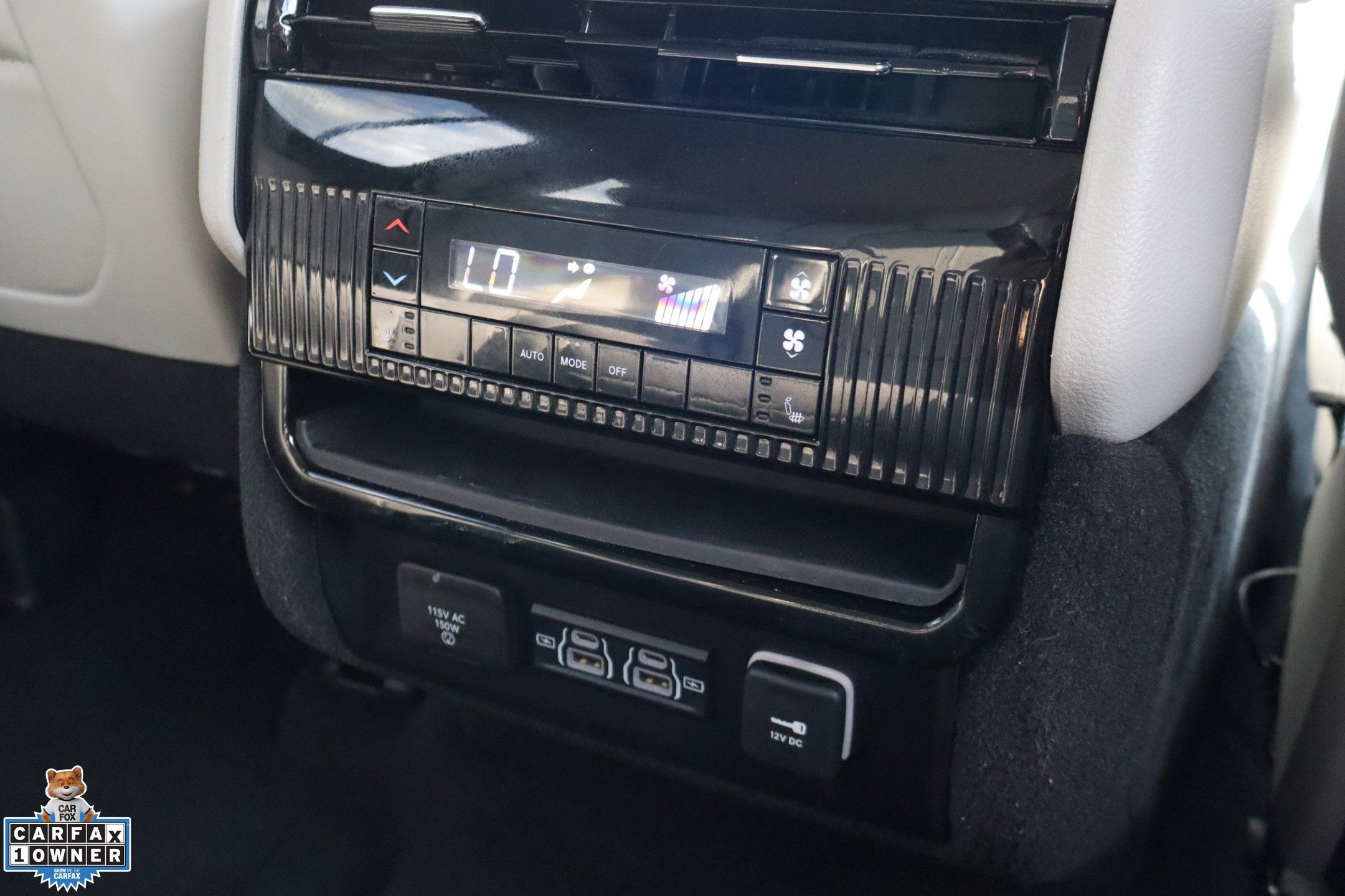 Used 2024 Jeep Wagoneer L Series II w/ Flexible Seating Group RWD image 29