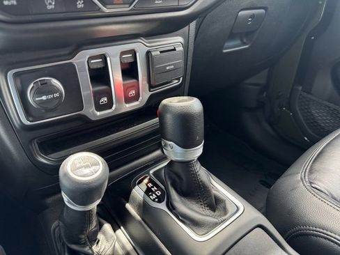 Used 2022 Jeep Wrangler Sport AWD/4WD image 24