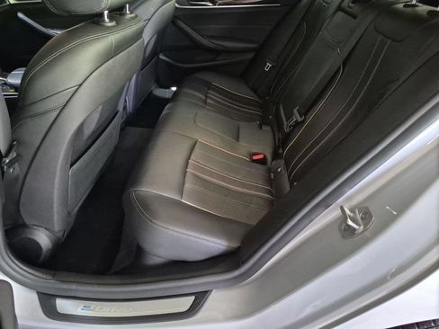 Used 2019 BMW 530e xDrive w/ Convenience Package AWD/4WD image 10