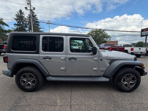 Used 2018 Jeep Wrangler Unlimited Sport S AWD/4WD image 6